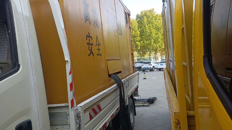 良庆如何判断柴油发电机组和UPS电源的切换时间是否符合要求？