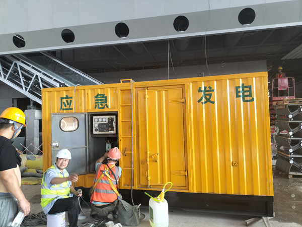 良庆怎样判断空气滤清器是否需要更换？